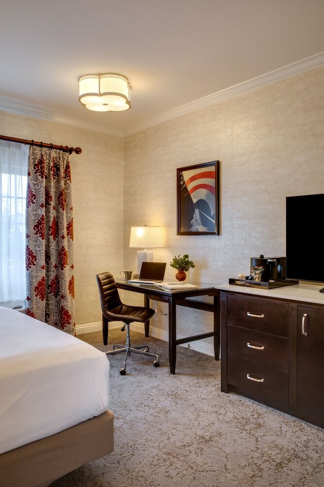 Фото Ayres Hotel Costa Mesa/Newport Beach