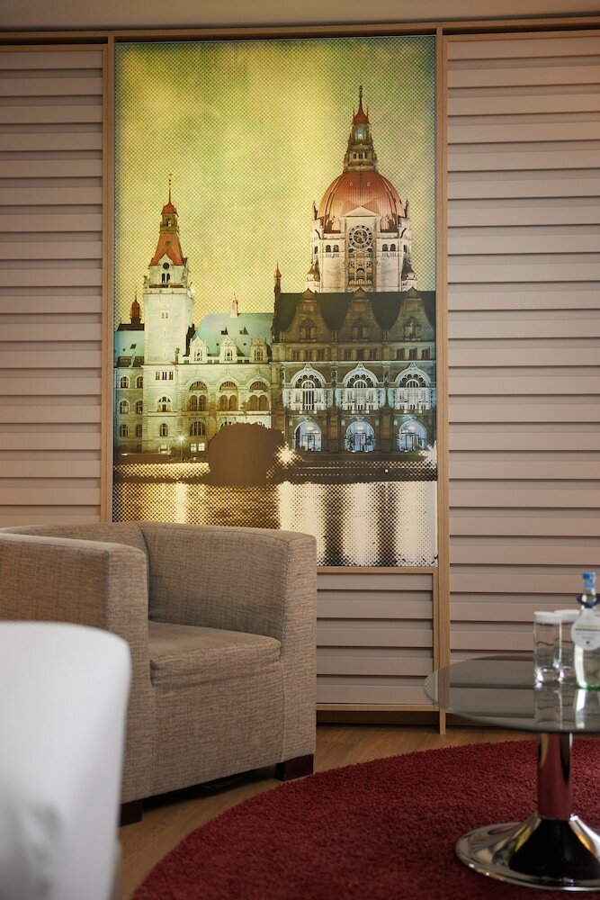 Фото DoubleTree by Hilton Hannover Schweizerhof