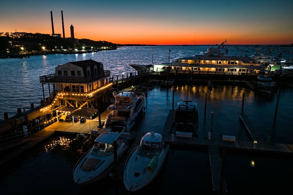 Фото Danfords Hotel and Marina