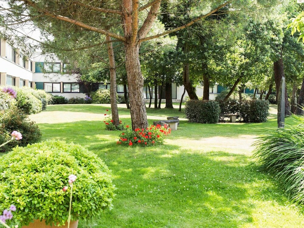 Фото Novotel Bordeaux Merignac