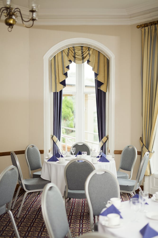 Фото Alma Lodge Hotel