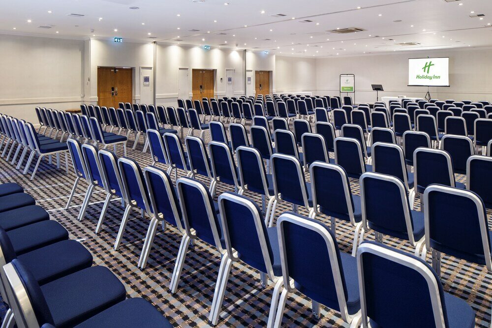 Фото Holiday Inn Basildon