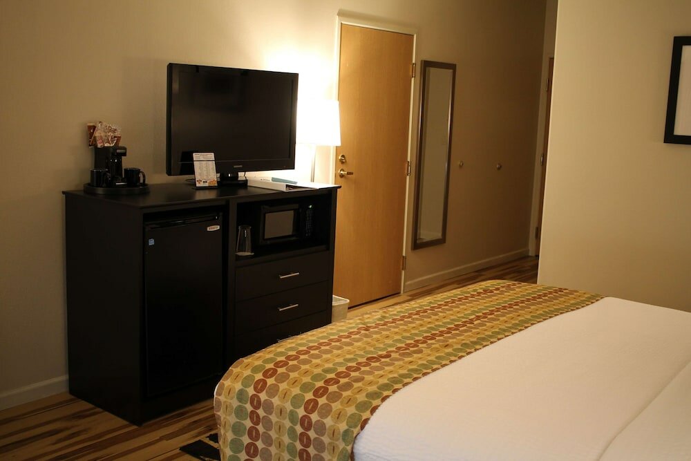 Фото Best Western Plus Des Moines West Inn & Suites
