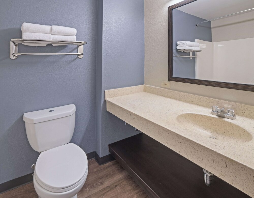 Фото Extended Stay America Premier Suites - Union City - Dyer St