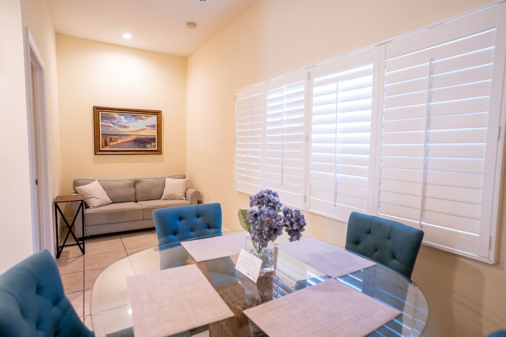 Фото The Capri at Siesta