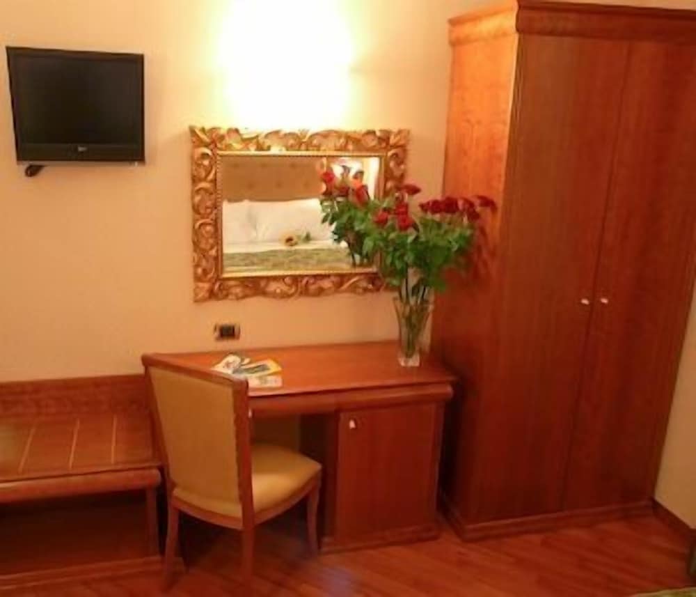 Фото Serena Hotel