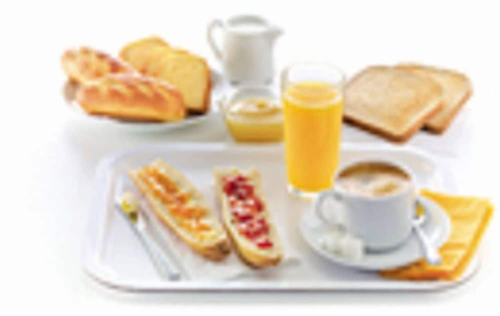 Фото Premiere Classe Blois Nord