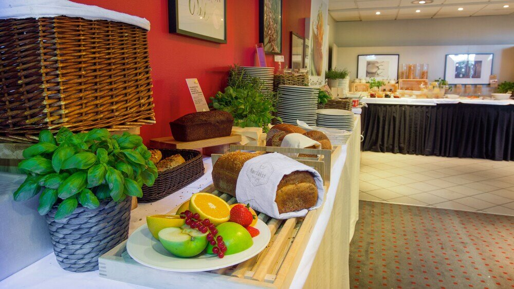 Фото Park Inn by Radisson Oslo Airport Hotel West