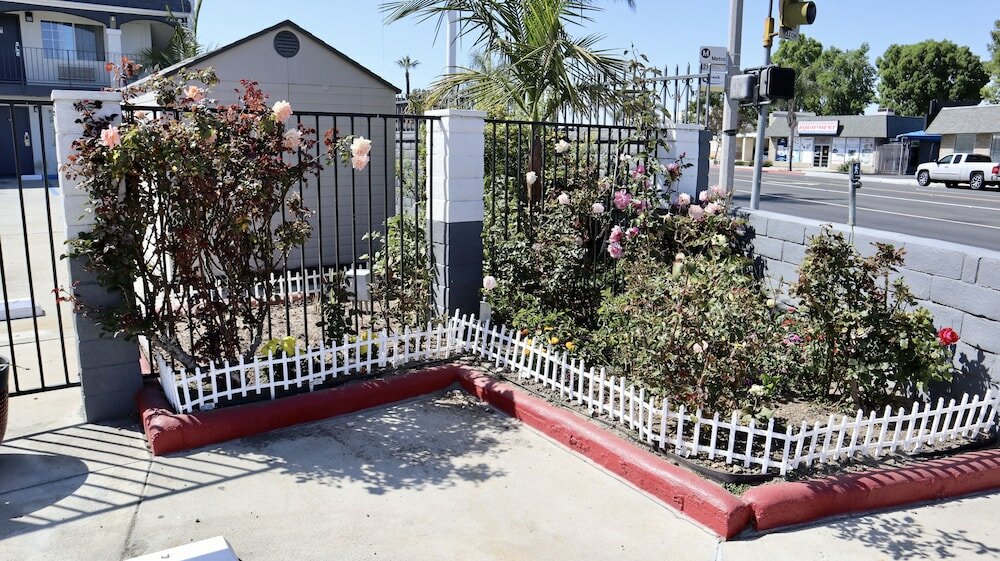 Фото Value Inn Bellflower