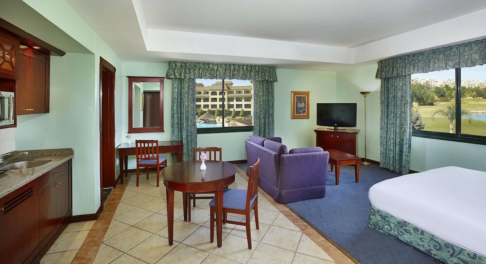 Фото Hilton Pyramids Golf