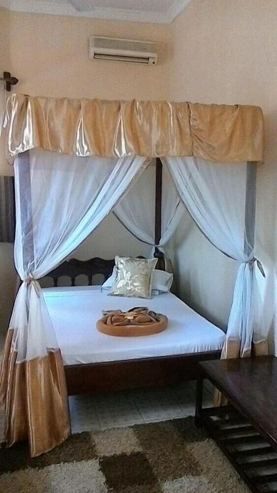 Фото Zanzibar Lodge