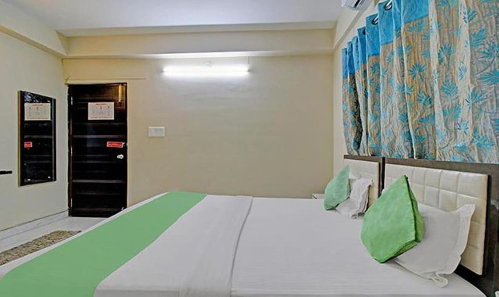 Фото Fabhotel Ashraya Inn