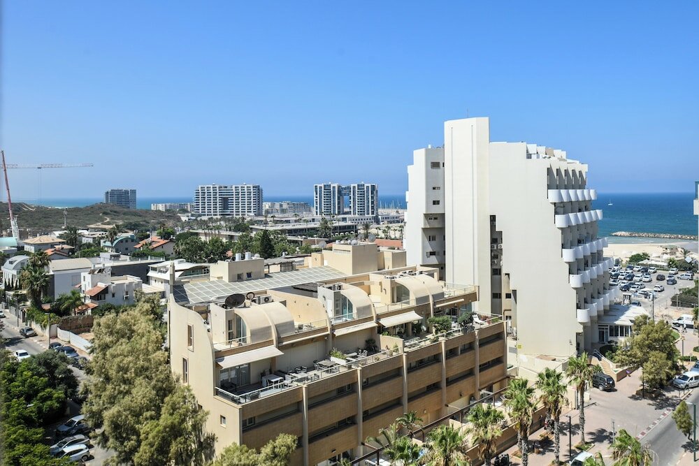 Фото 3br SeaView Apt by the Beach by SeaNRent