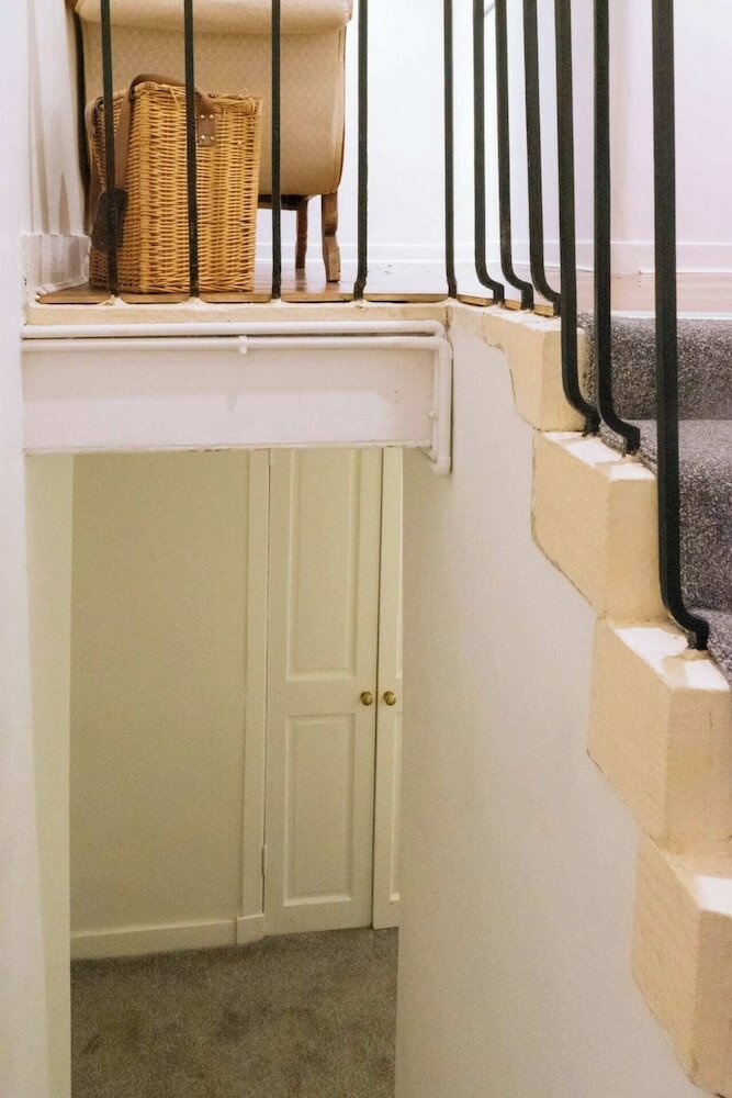 Фото Spacious & Welcoming 2bd Flat - Edinburgh