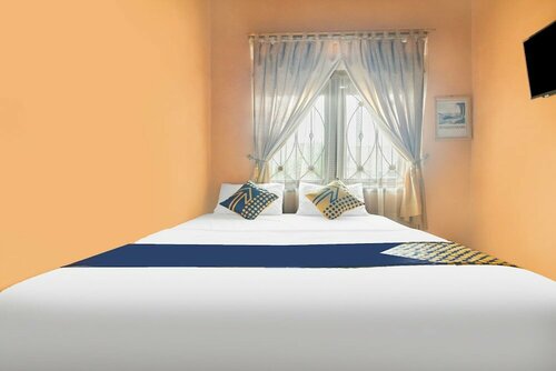 Гостиница Spot On 91620 Skypiea Guest House в Тасикмалая