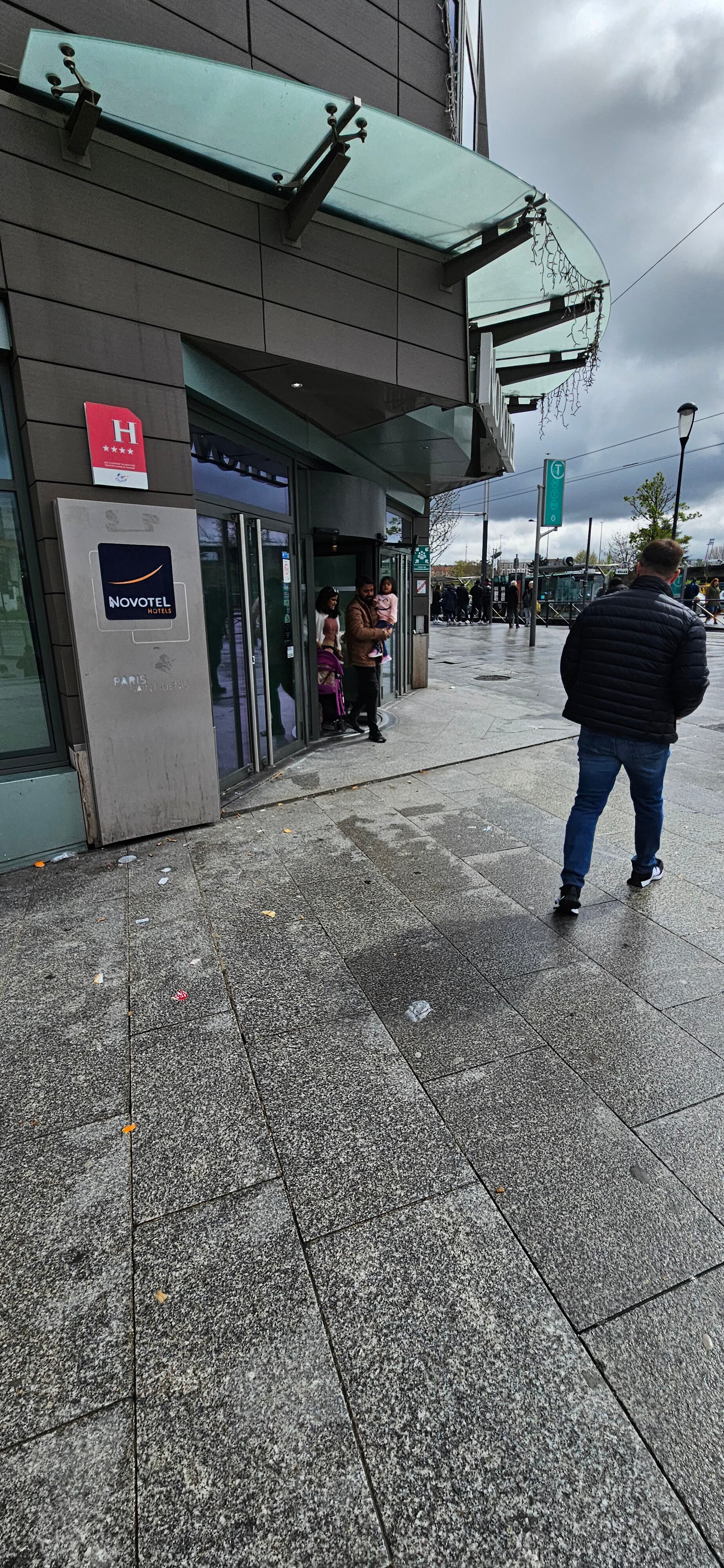 Фото Novotel Paris Saint Denis Stade Basilique