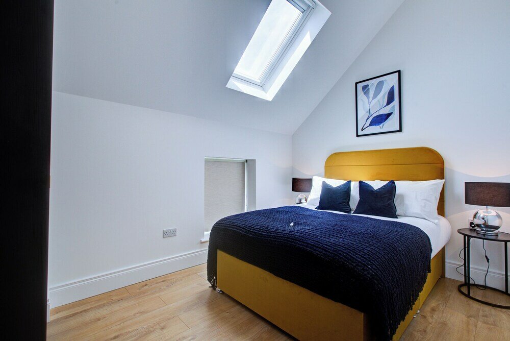 Фото Hybrid Resi - New Malden