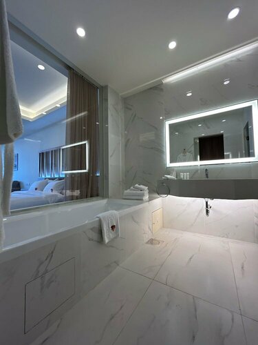 Гостиница Saint Georges Hotel & Resort в Бейруте