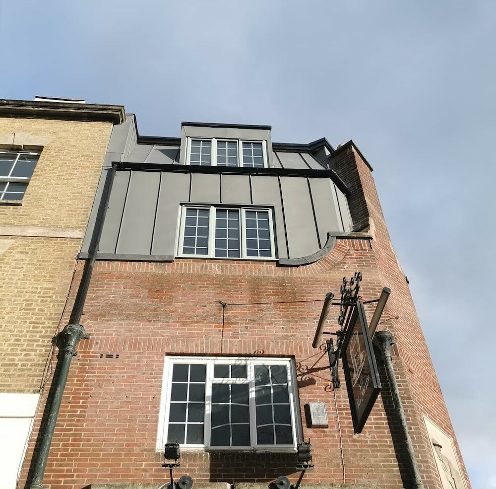 Фото The Mad Hatter Oxford