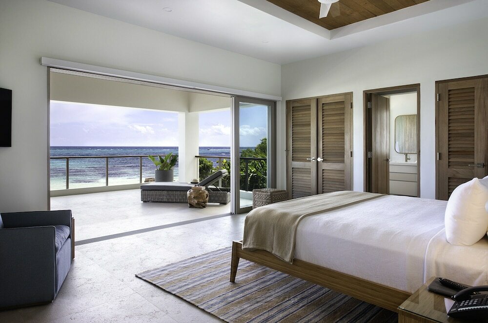 Фото Fabulous 5 Bedroom Beachfront Villa