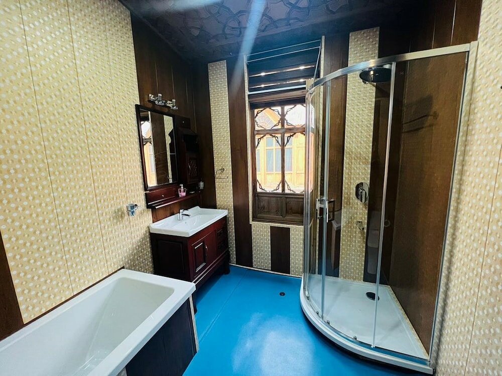 Фото Floating Luxury Group Of Houseboats