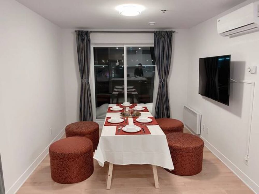 Фото 2001 AV. Beaconsfield