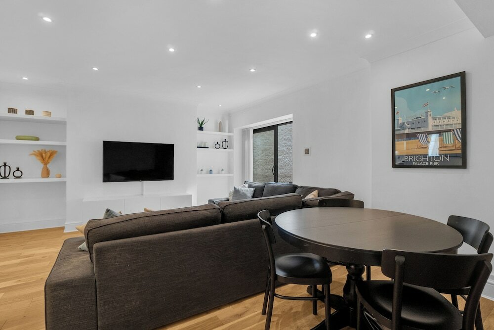 Фото Kemptown Coastal by My Getaways