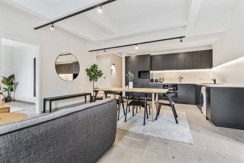 Фото Clausen Hideaway Modern Apartment Id211