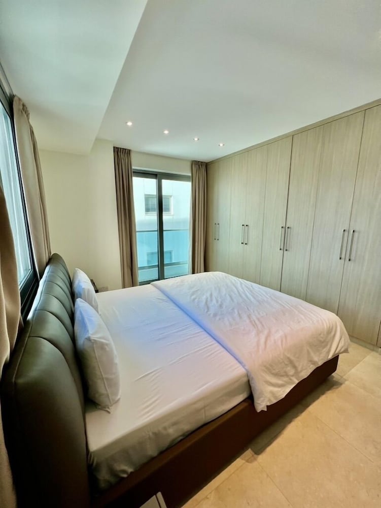 Фото Aphrodite Plaza