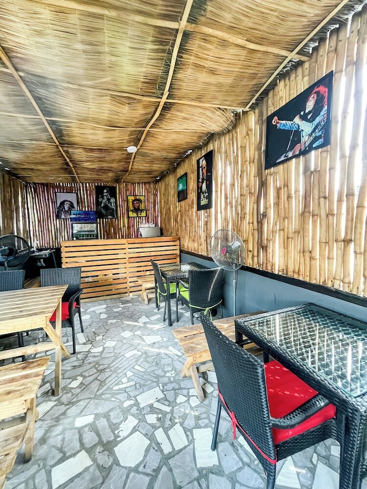 Фото House 2 Guest House