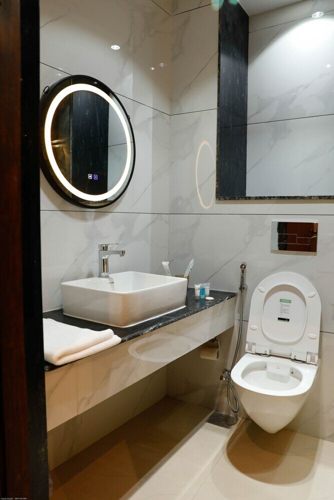 Фото Lakhey Hotel