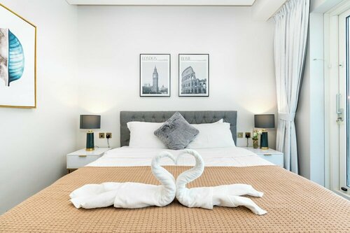 Апартаменты Whitesage - Fendi Apartment With Full Palm Jumeirah View в Дубае