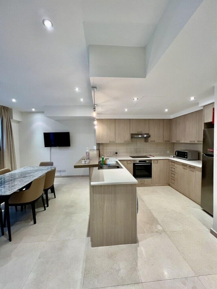 Фото Aphrodite Plaza