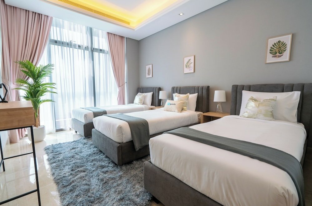 Фото Th8 Palm Dubai Beach Resort by IHG Dubai