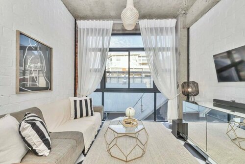 Гостиница Modern Industrial 1bd Apartment - Cape Town в Кейптауне