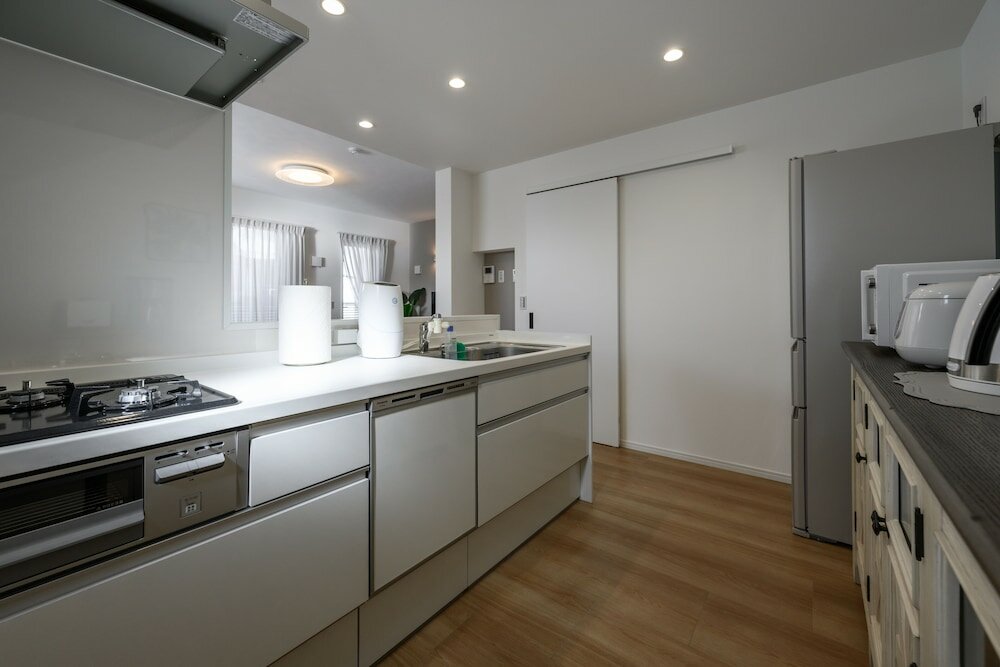 Фото Araha Beachway Inn