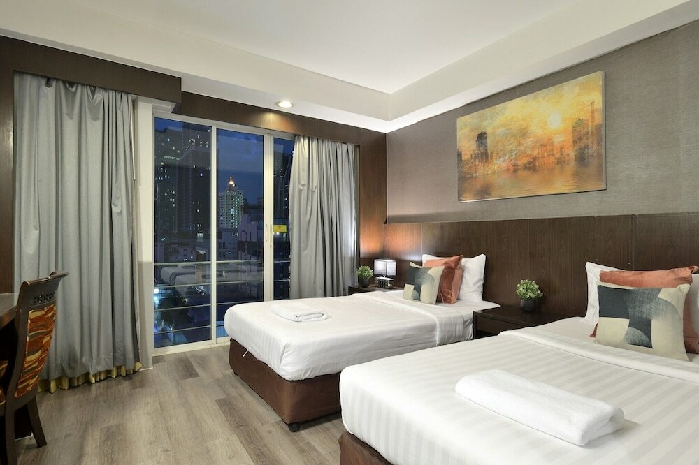 Фото Tori Crown Hotel