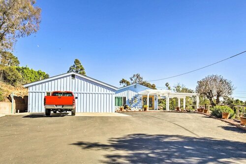 Гостиница Sunny Bonita Studio ~ 5 Mi to Historic Dtwn! в Нейшнел Сити