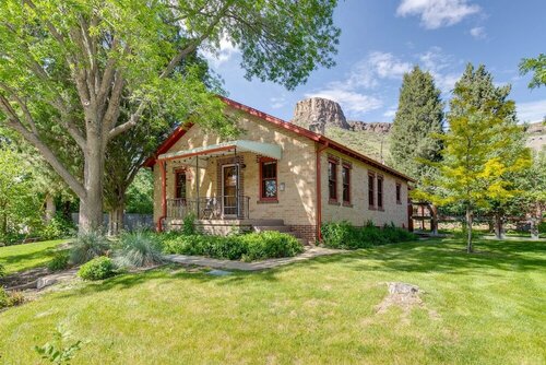 Гостиница Updated + Bright Golden Home - Walk to Downtown! в Голдене