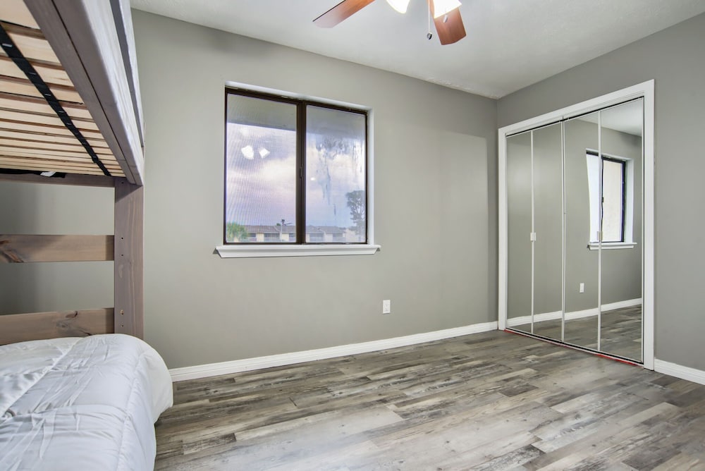 Фото White Sand Condo