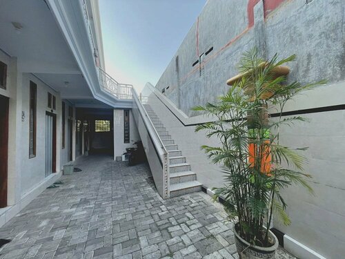Гостиница Spot On 93035 Karman's Sari Homestay