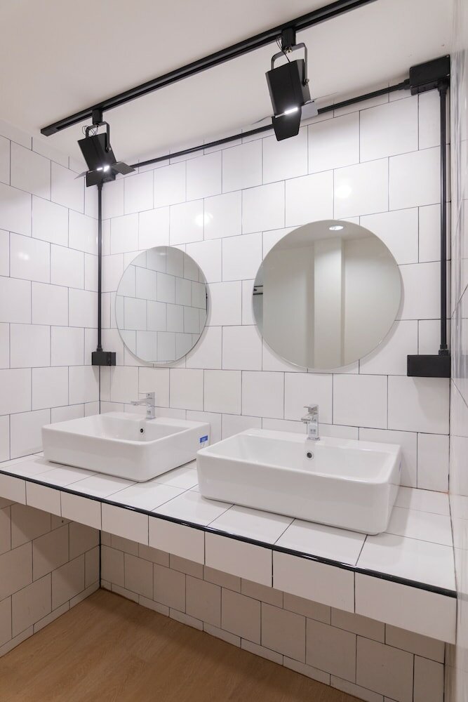 Фото Mini-me Hubs - Charm Suites in Old City