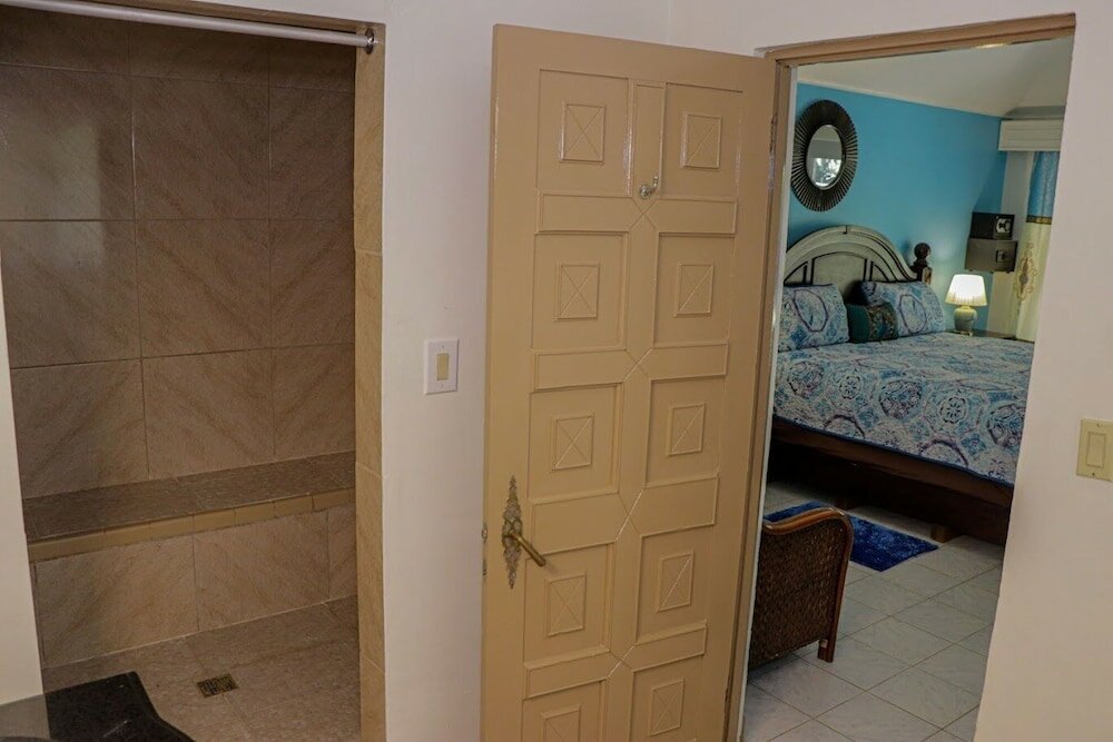 Фото Seven Palms Villa