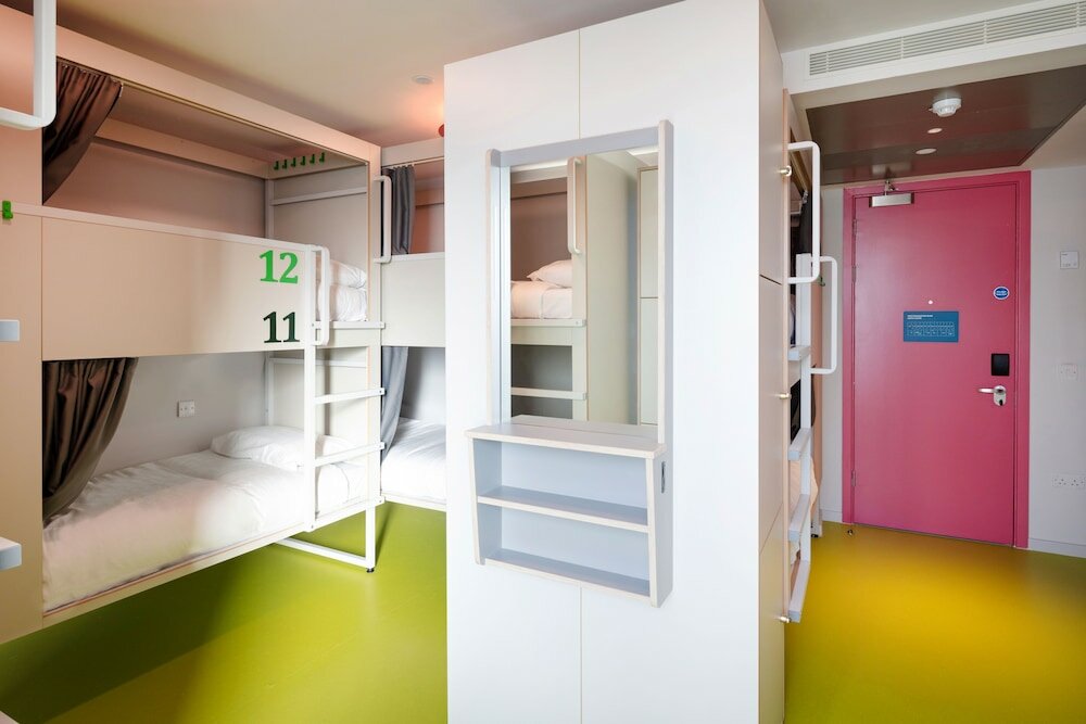 Фото Clink i Lár