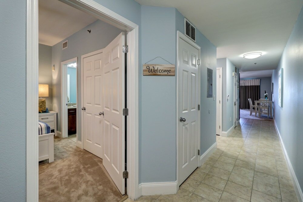 Фото Laketown Wharf 1814 - Enchantment Under The Sea