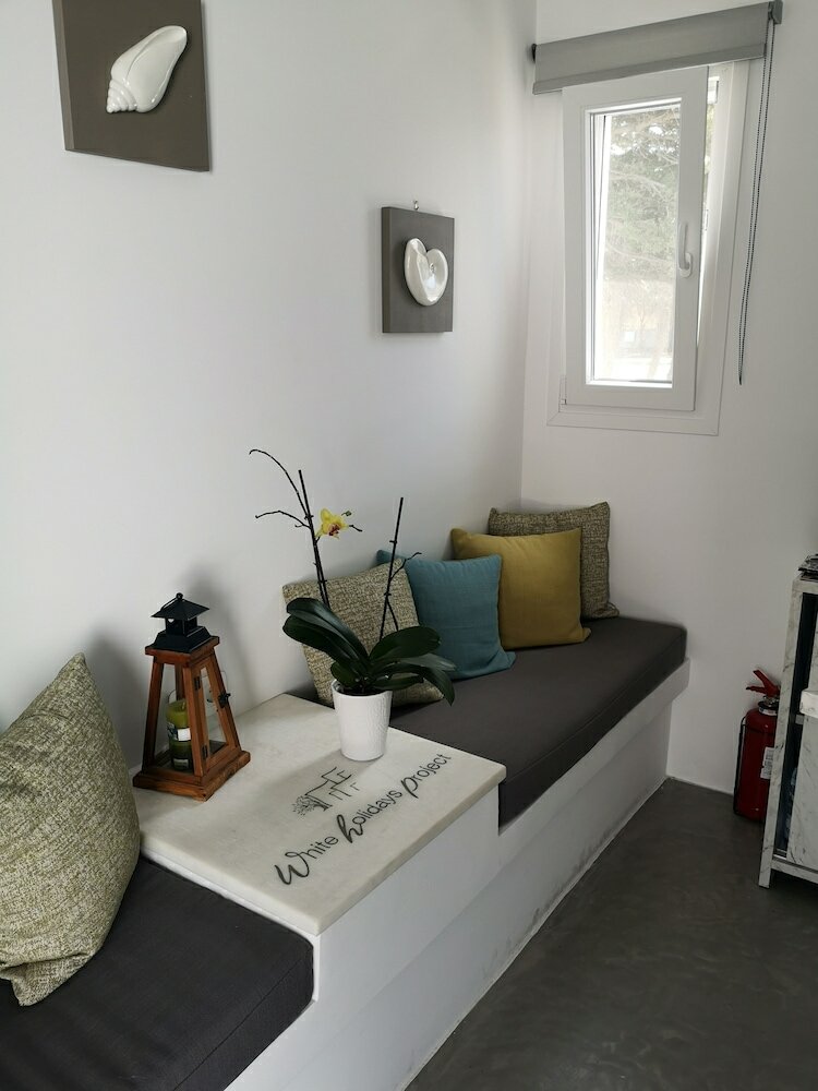 Фото White Holidays Project