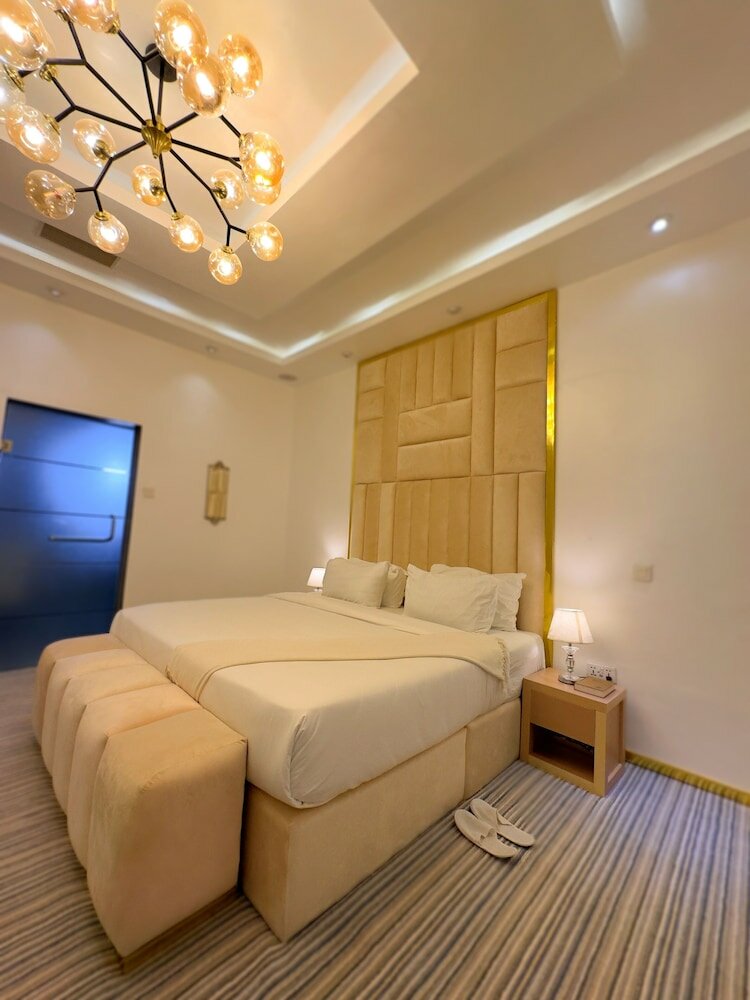 Фото The Gibs Hotel