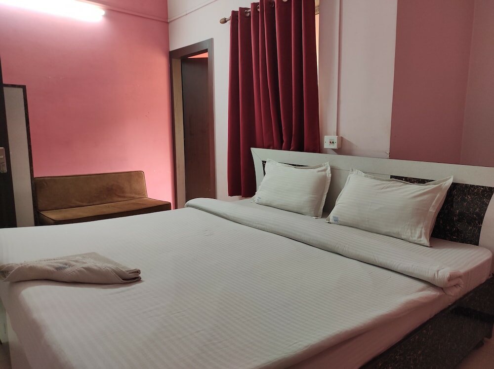 Фото Sawkmie Hotel