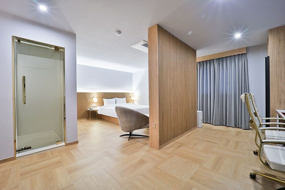 Фото Denbasta Hotel Masan Fishmarket