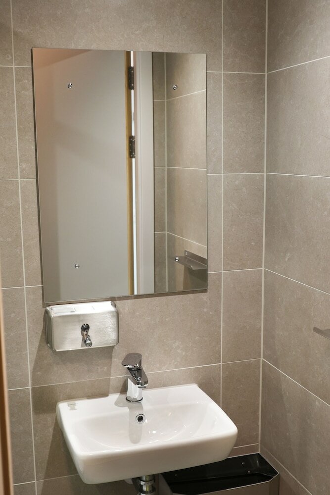 Фото Clink i Lár